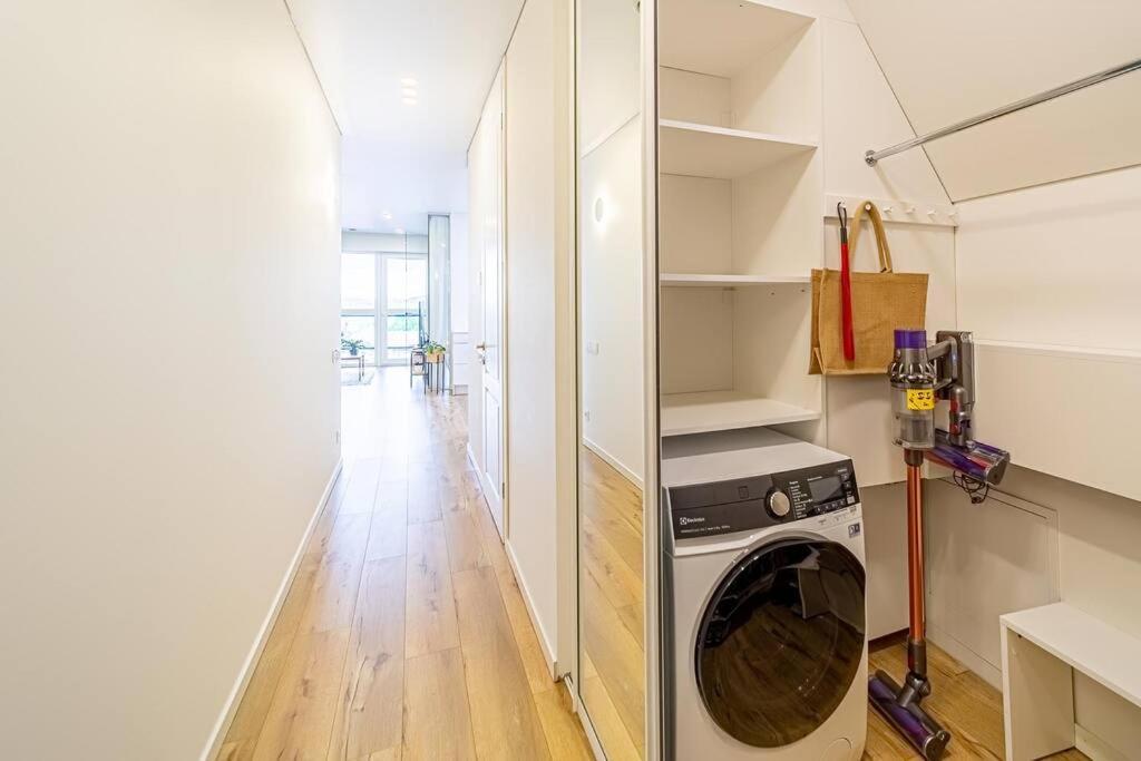 Sky Apartment With Free Parking And Balcony & Ac Kaunas Exteriör bild