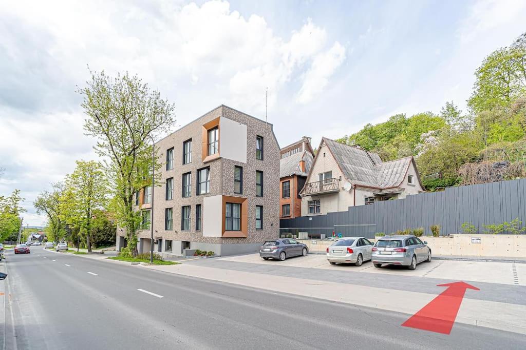 Sky Apartment With Free Parking And Balcony & Ac Kaunas Exteriör bild
