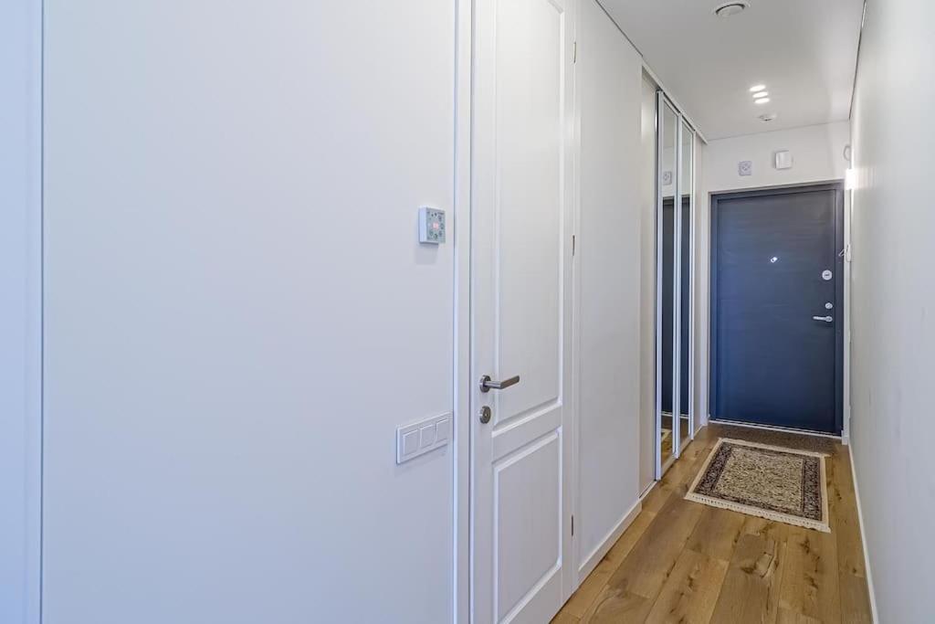 Sky Apartment With Free Parking And Balcony & Ac Kaunas Exteriör bild