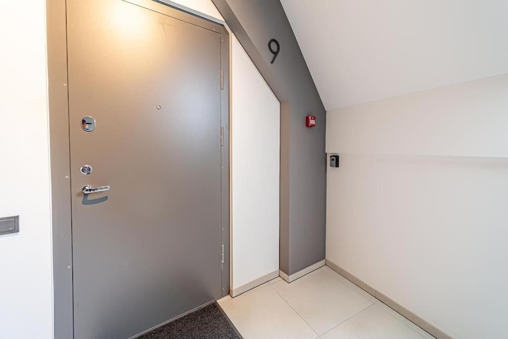 Sky Apartment With Free Parking And Balcony & Ac Kaunas Exteriör bild